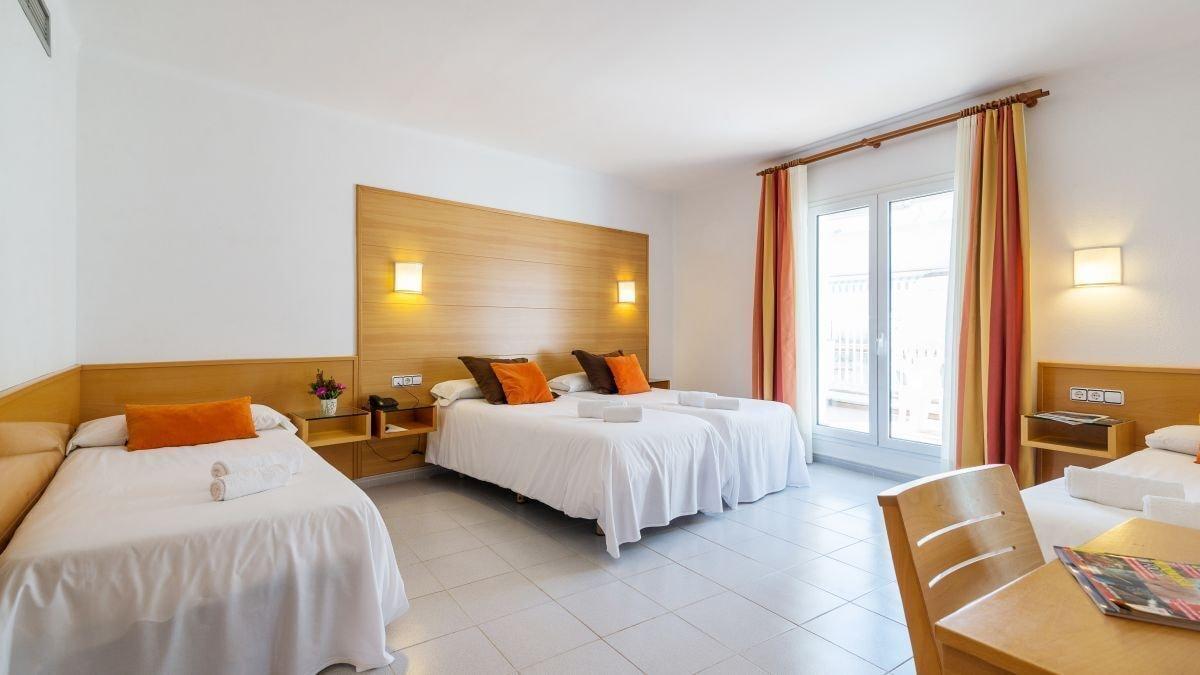 & Diving Les Illes Hotel 3*