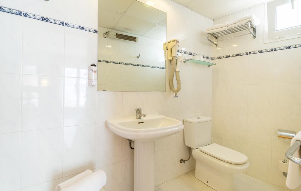 Hotel & Diving Les Illes 3*
